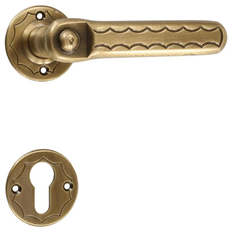 Maniglia con rosetta e bocchetta